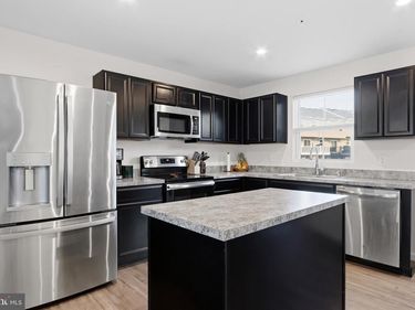 1929 ALEX ROAD, EASTON, PA 18040