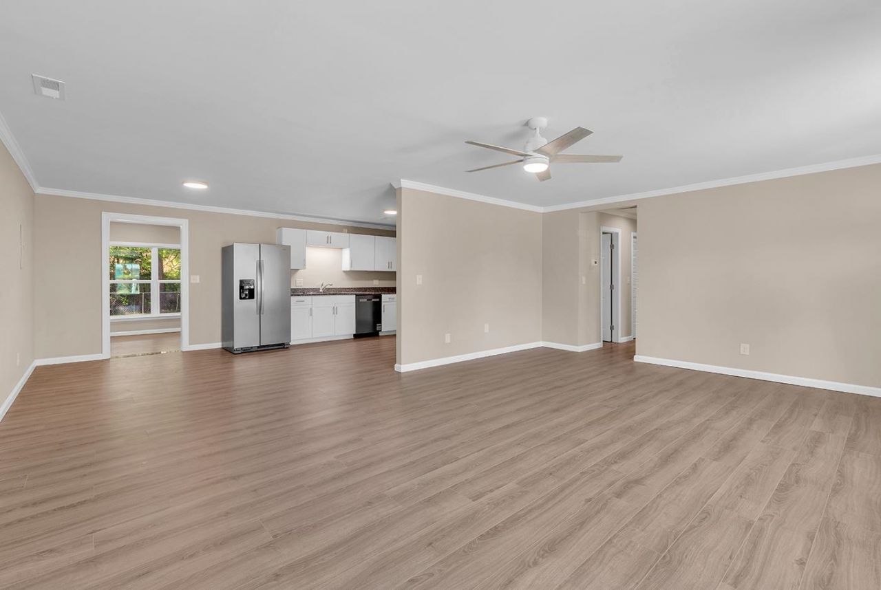 205 Stonebrook Dr. Photo 6