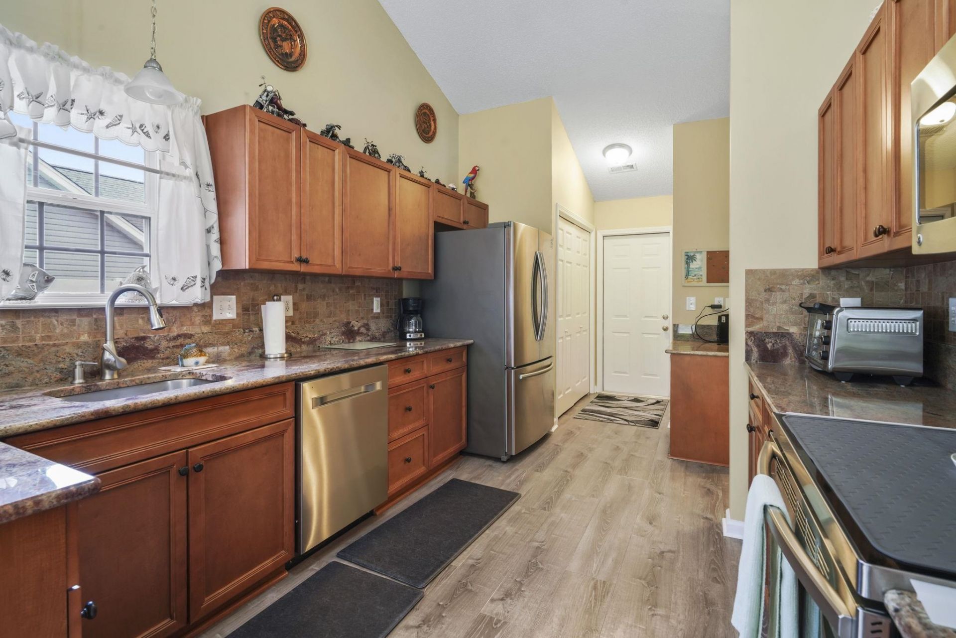 465 Carolina Woods Dr. Photo 32