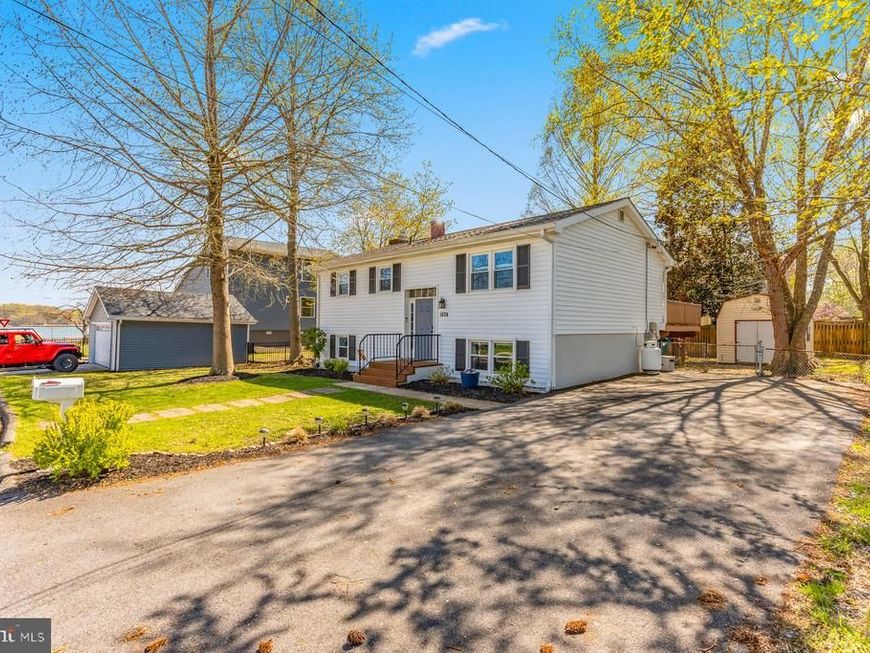 1624 Bishop Road, Edgewater, MD 21037 Main Photo