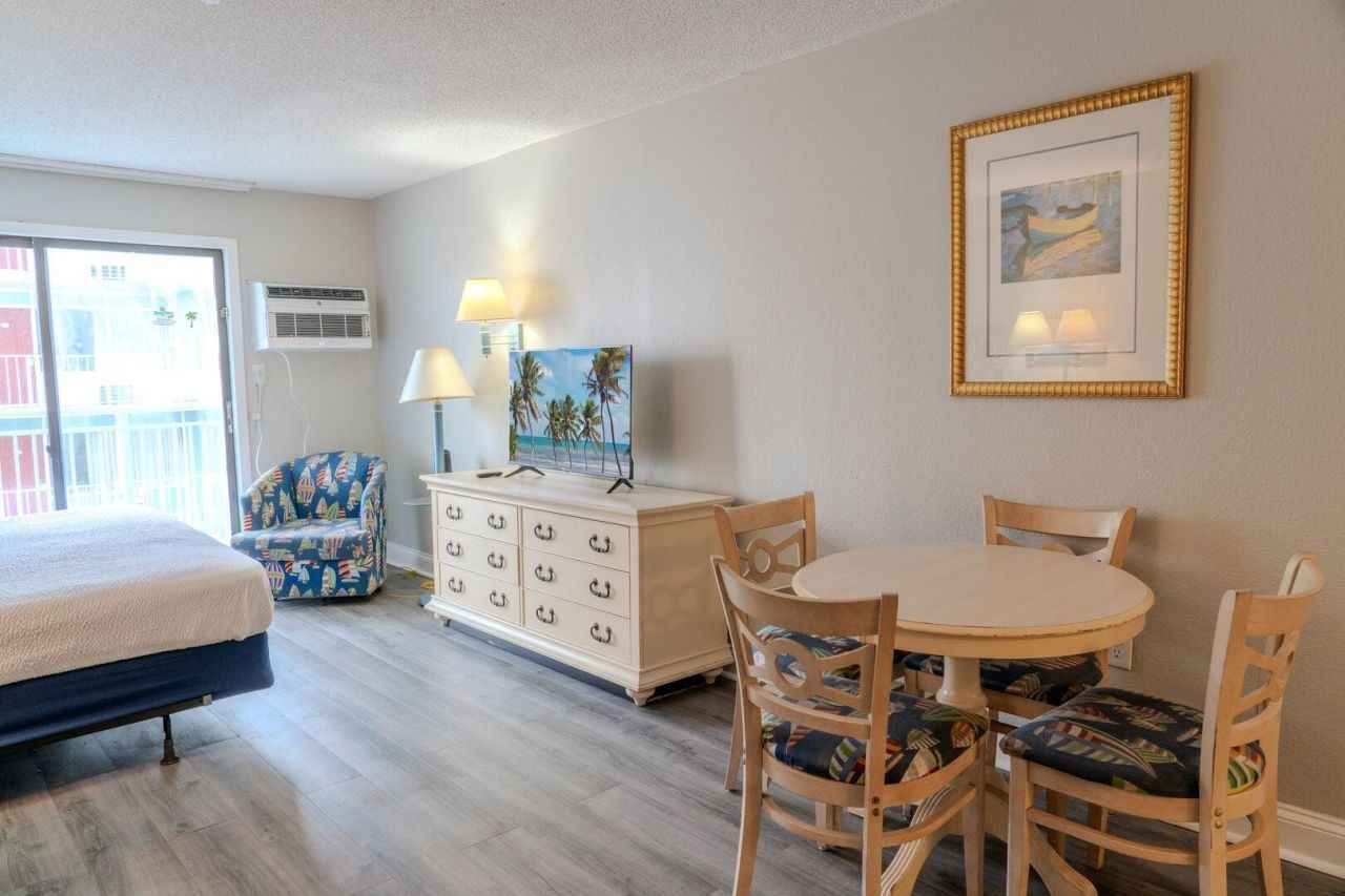 1207 S Ocean Blvd. Photo 6