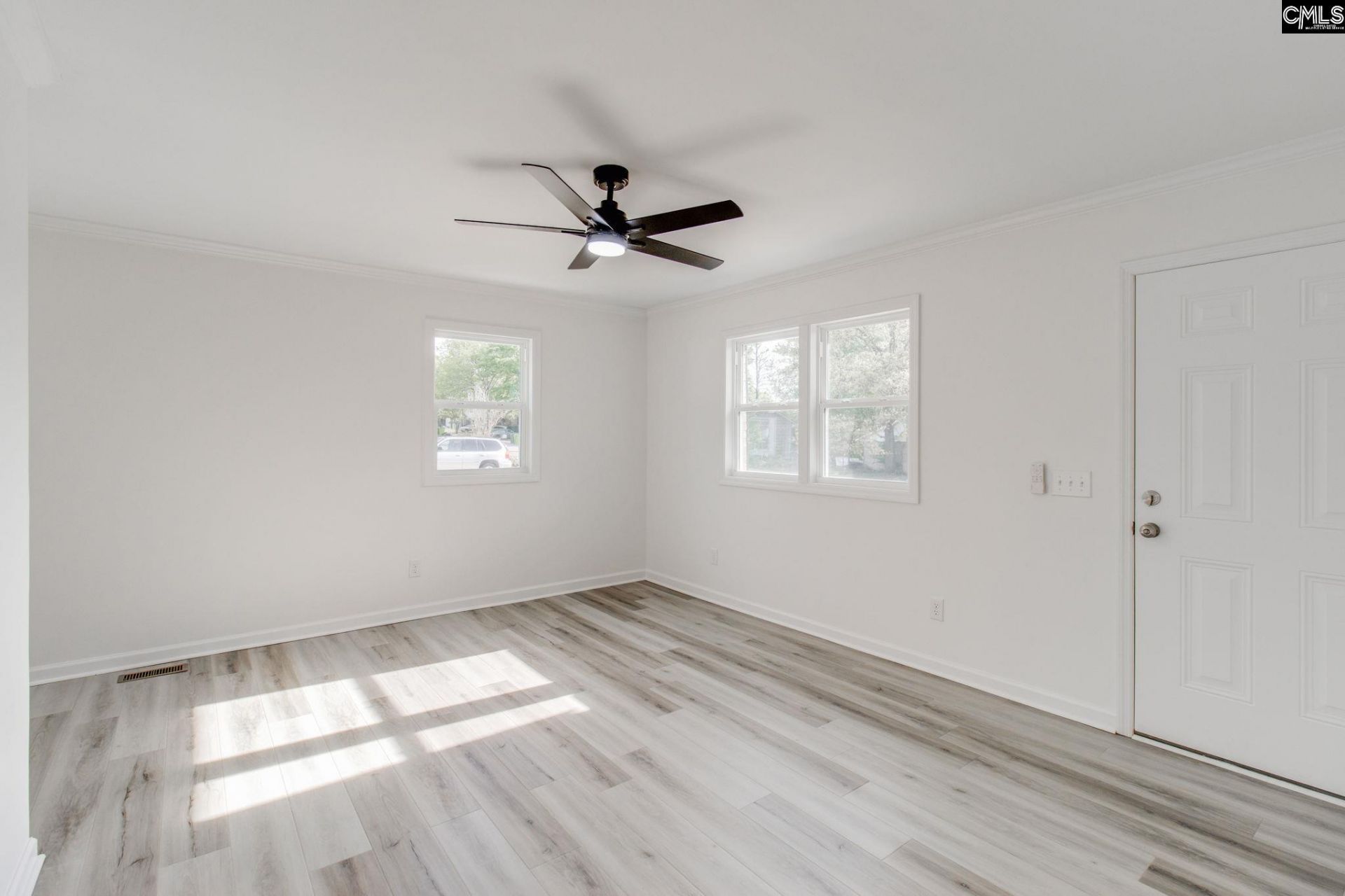 3725 Lochmore Drive  Photo 8