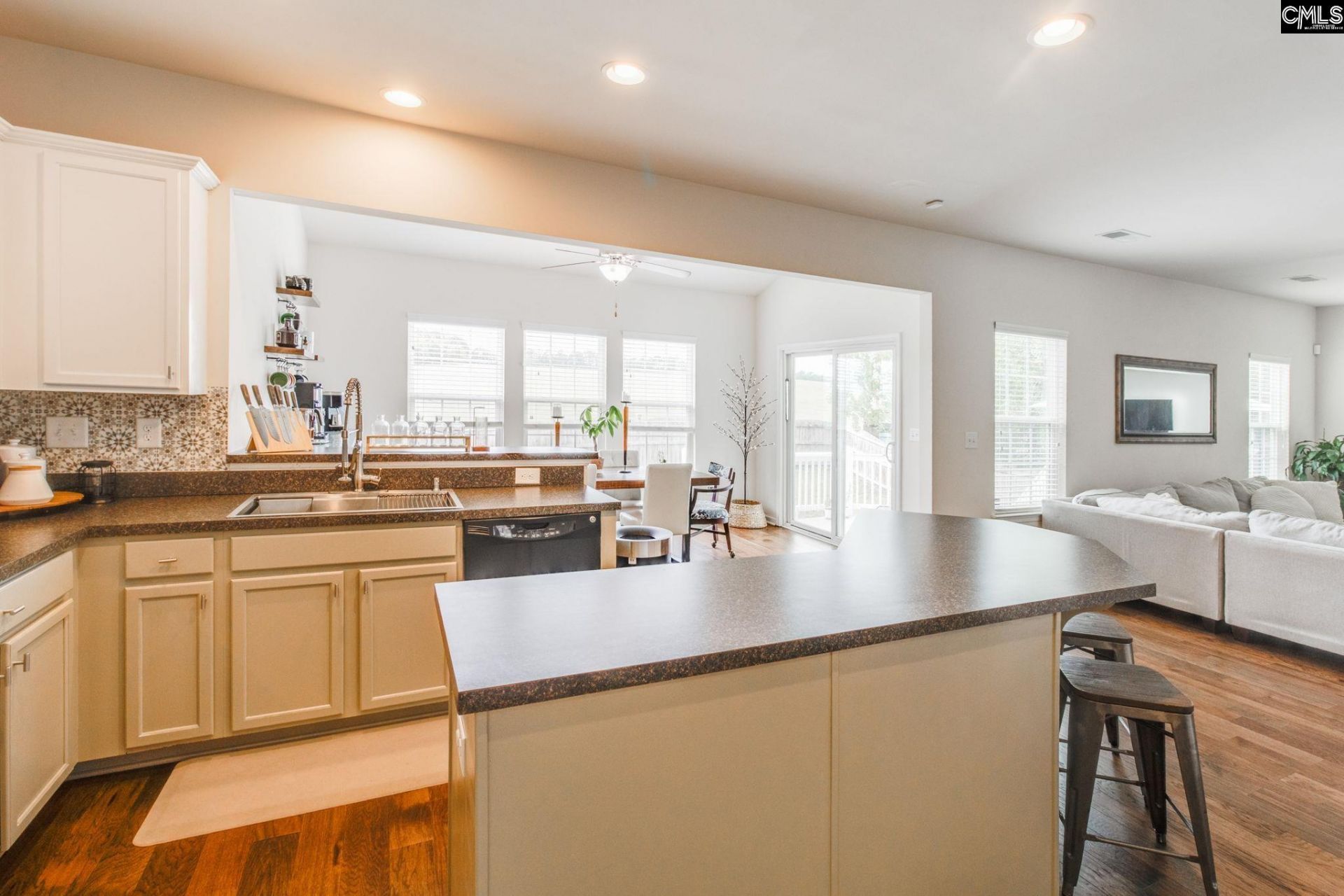 214 Glenforest Court Photo 12