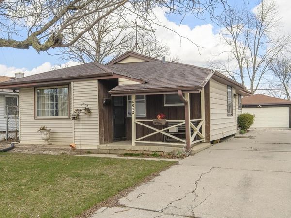 4842 N 104th STREET, Milwaukee, WI 53225