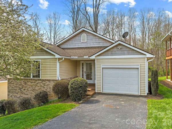 73 Creeks End Circle, Mills River, NC 28759