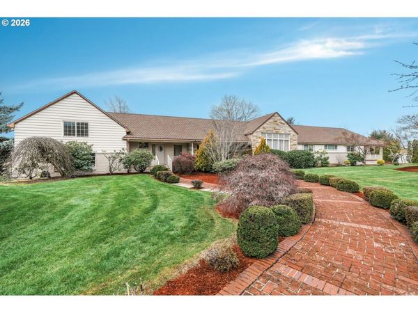 710 N MOLALLA AVE, Molalla, OR 97038