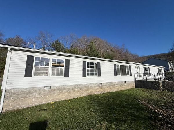 202 Dixie Dr, BLUEFIELD, WV 24701