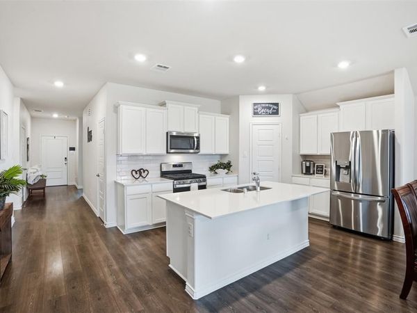 210 Gatecrest Drive, Fate, TX 75087