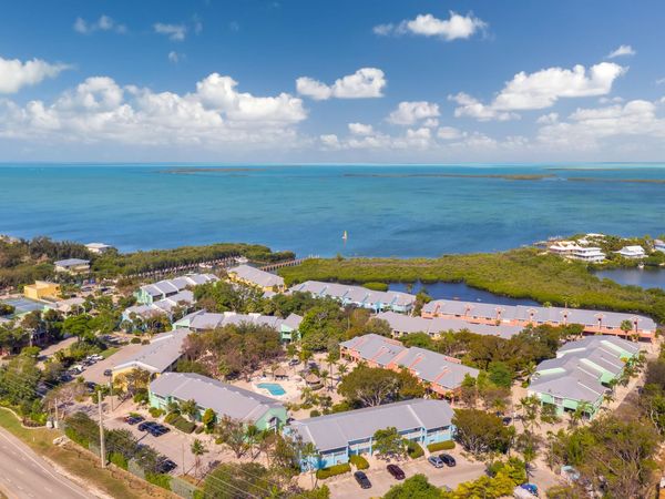 9871 Leeward Avenue, KEY LARGO, FL 33037