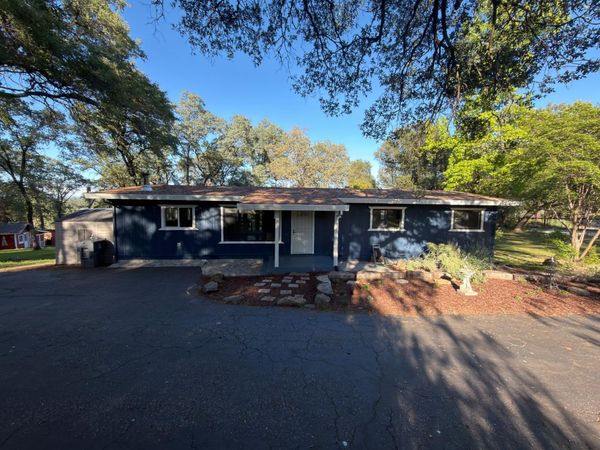 10585 Joeger Rd, Auburn, CA 95602