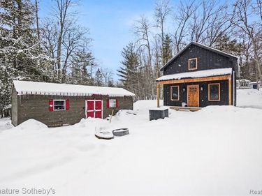 229 Forest Trail, Rose Lake Twp, MI 49655