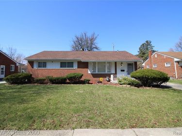 8631 Whitefield Street , Dearborn Heights, MI 48127