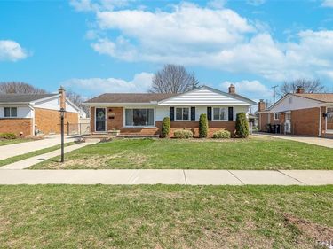 19436 Donna Street , Livonia, MI 48152