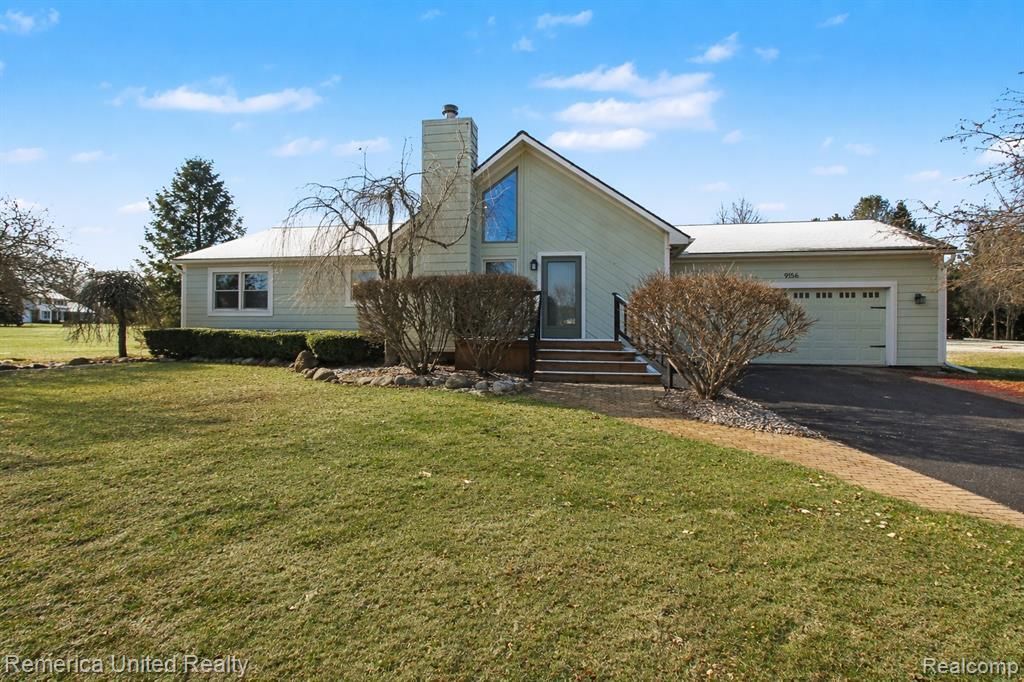 9156 Apple Orchard Drive Tyrone Township, MI 48430