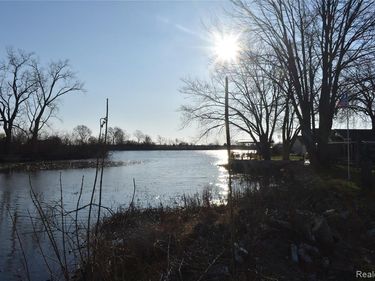 4925 Greenville Road , Berlin Twp, MI 48166