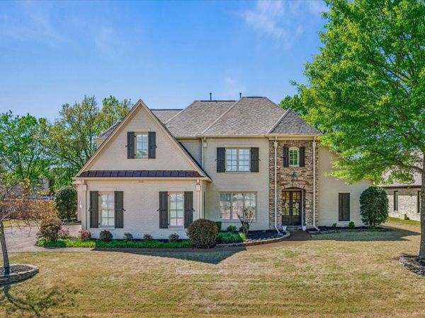 1621 BRACKENSHIRE LN, Collierville, TN 38017