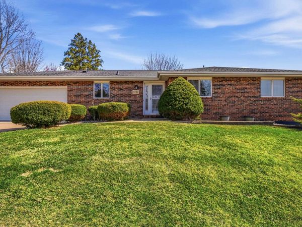 3098 Foothill Court, Dubuque, IA 52001