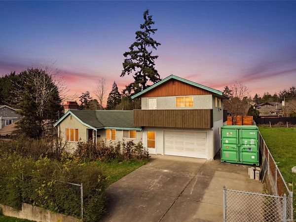 730 Violet Ave , Saanich, BC V8Z 2R3