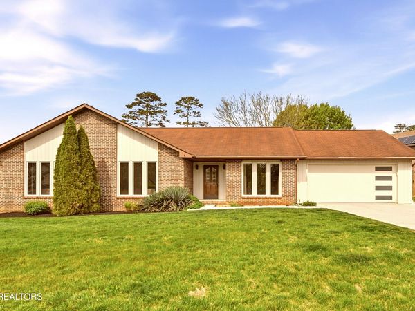 3205 Roanoke Circle, Knoxville, TN 37920