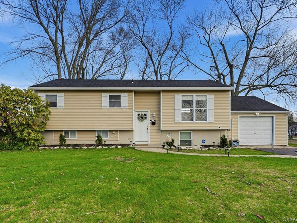 2903 Sipp Avenue , Medford, NY 11763