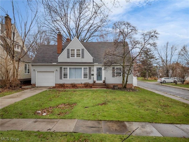922 Cambridge Road, Cleveland Heights, OH 44121 Photo 2