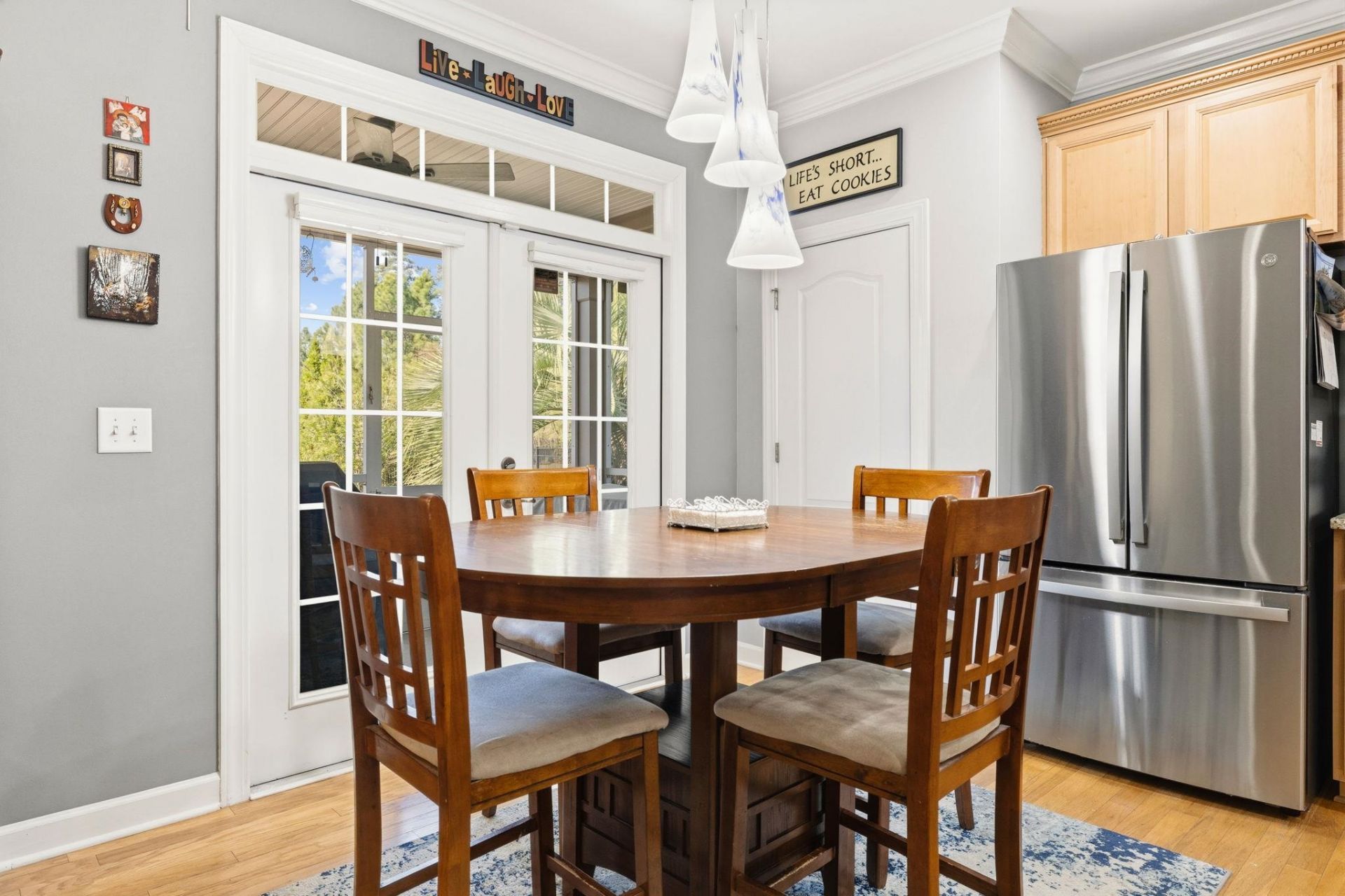 1696 Essex Way Photo 13