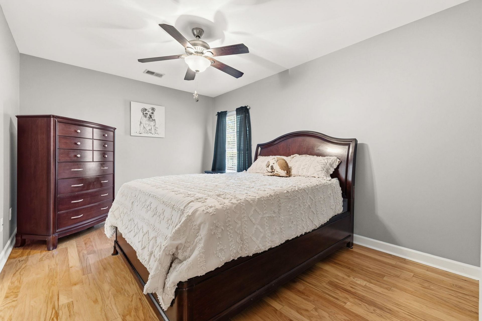 1696 Essex Way Photo 18