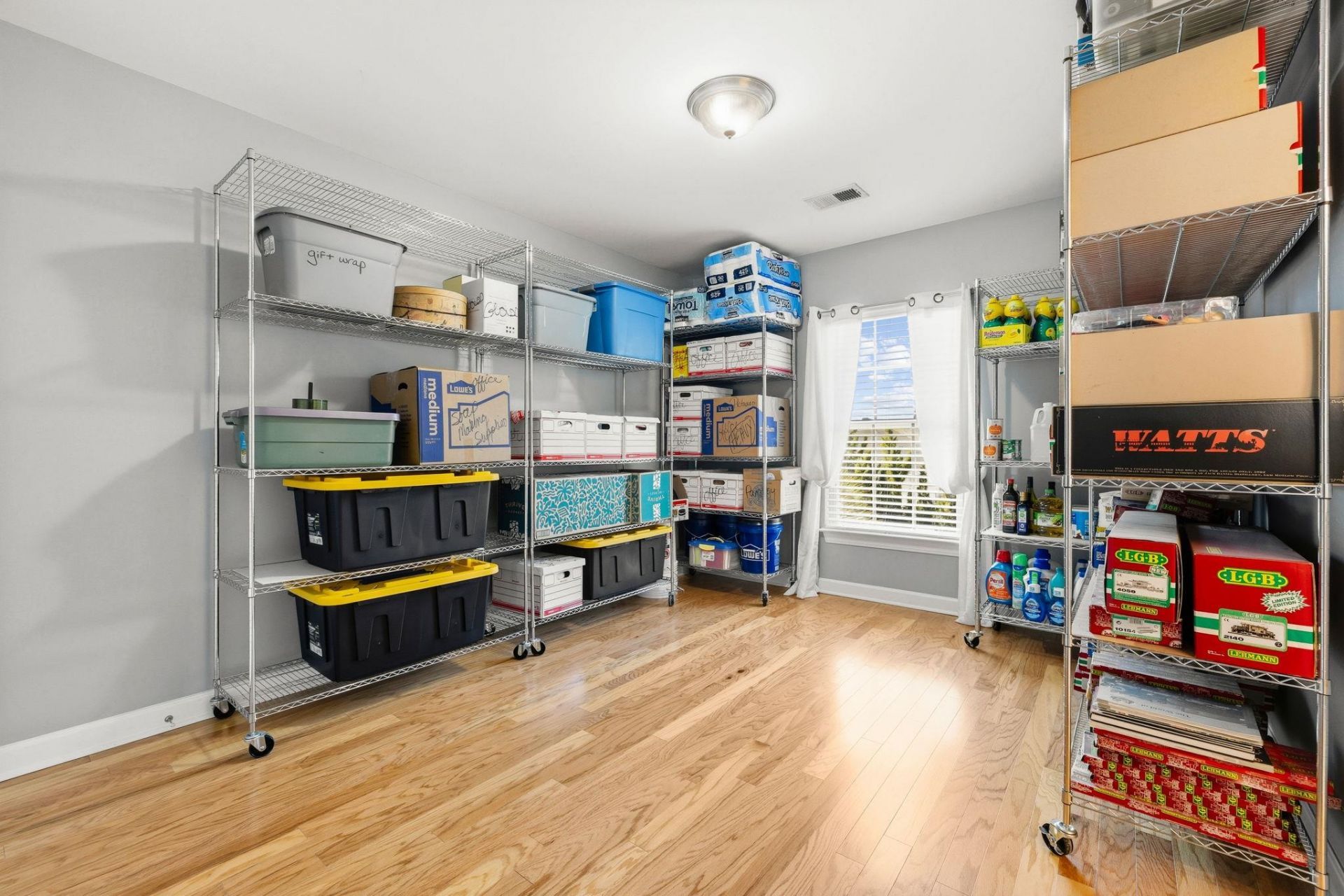 1696 Essex Way Photo 22