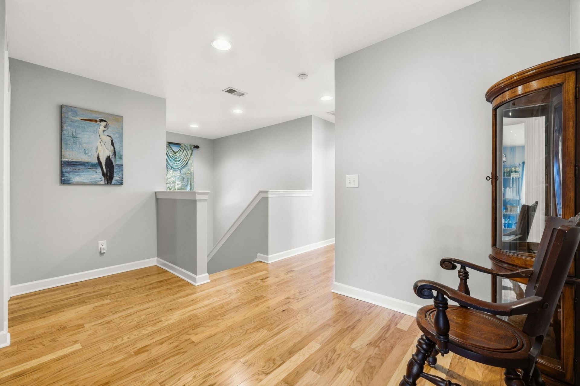 1696 Essex Way Photo 24