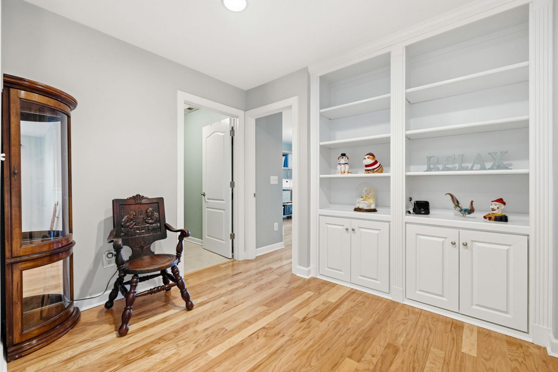 1696 Essex Way Photo 25