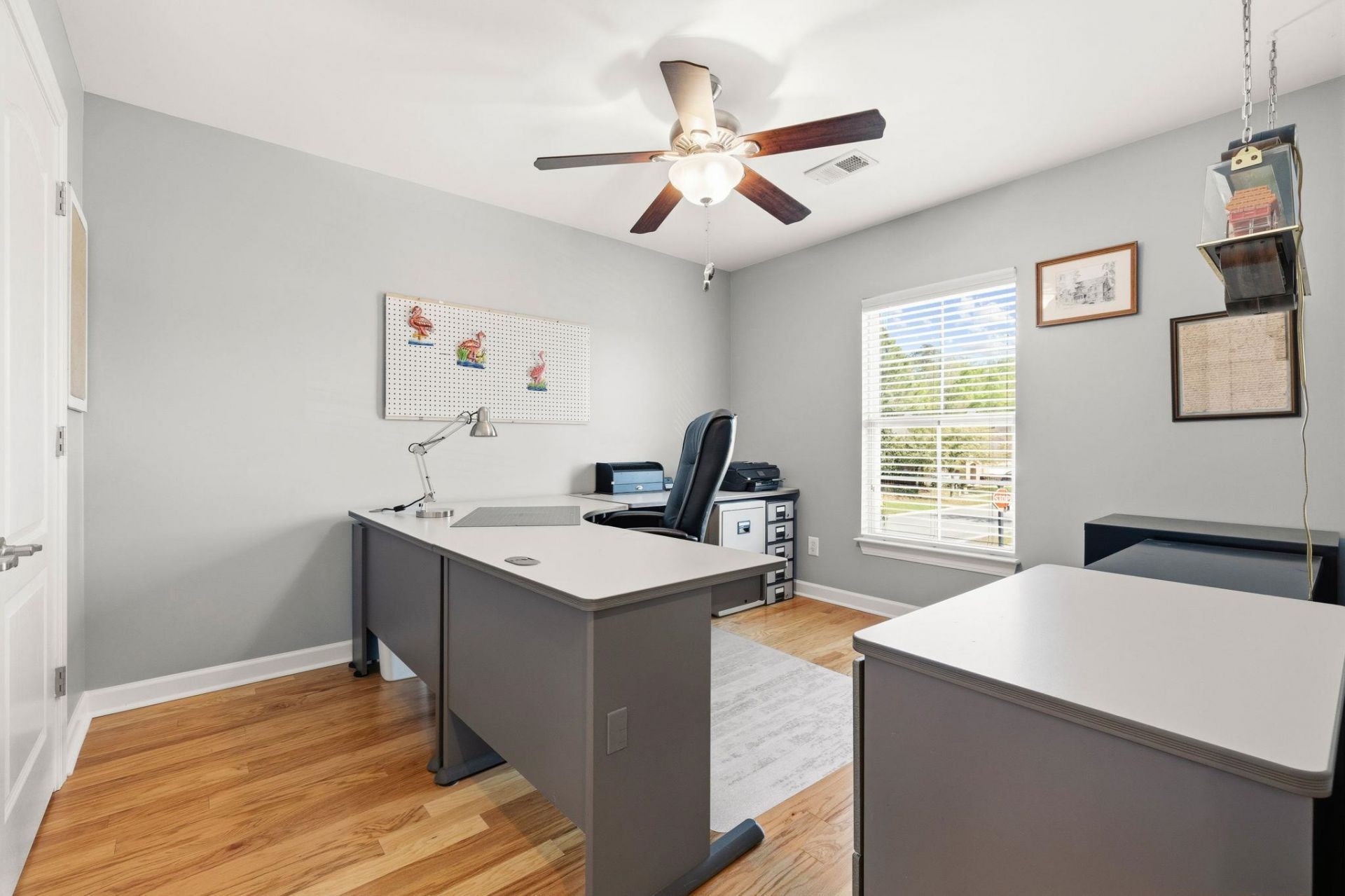 1696 Essex Way Photo 28