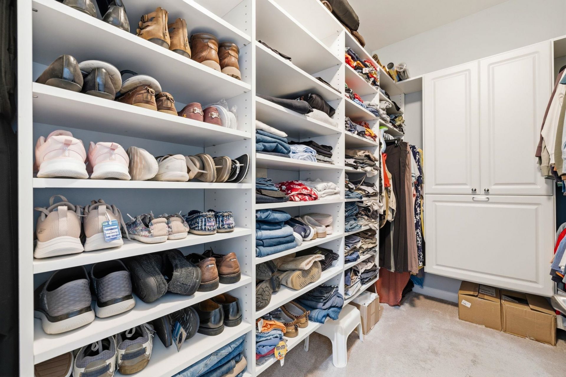 1696 Essex Way Photo 32