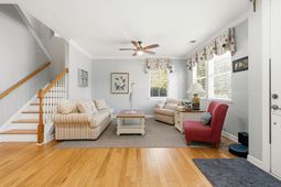 1696 Essex Way photo 4