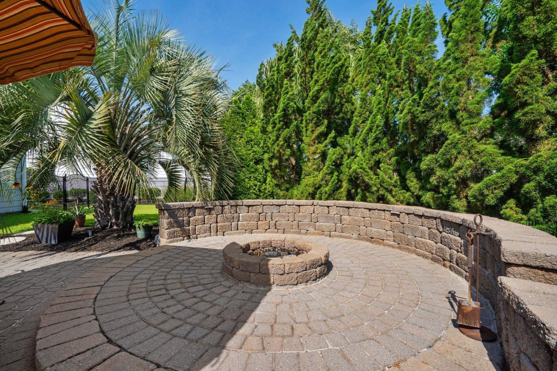 1696 Essex Way Photo 51