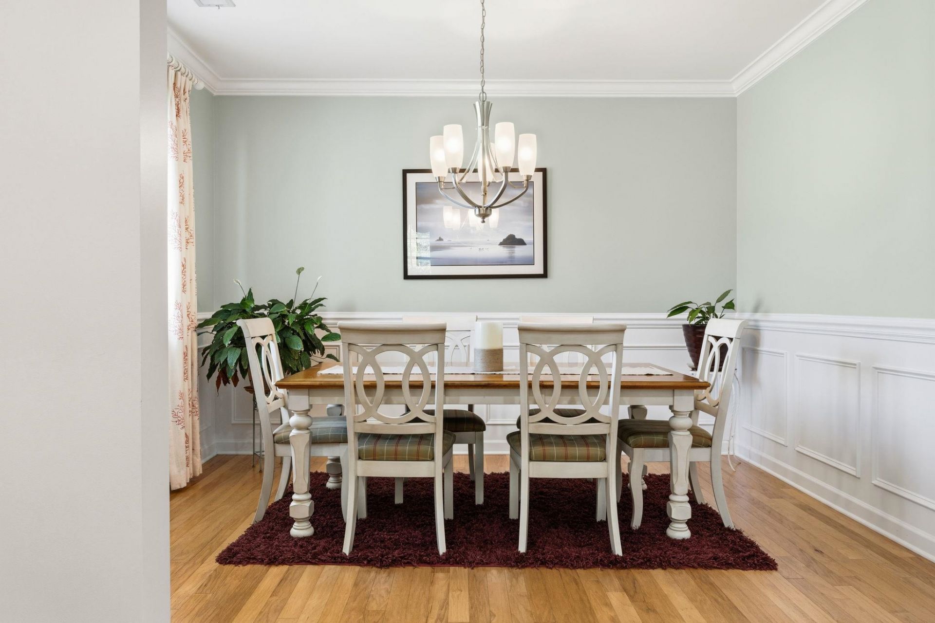 1696 Essex Way Photo 7