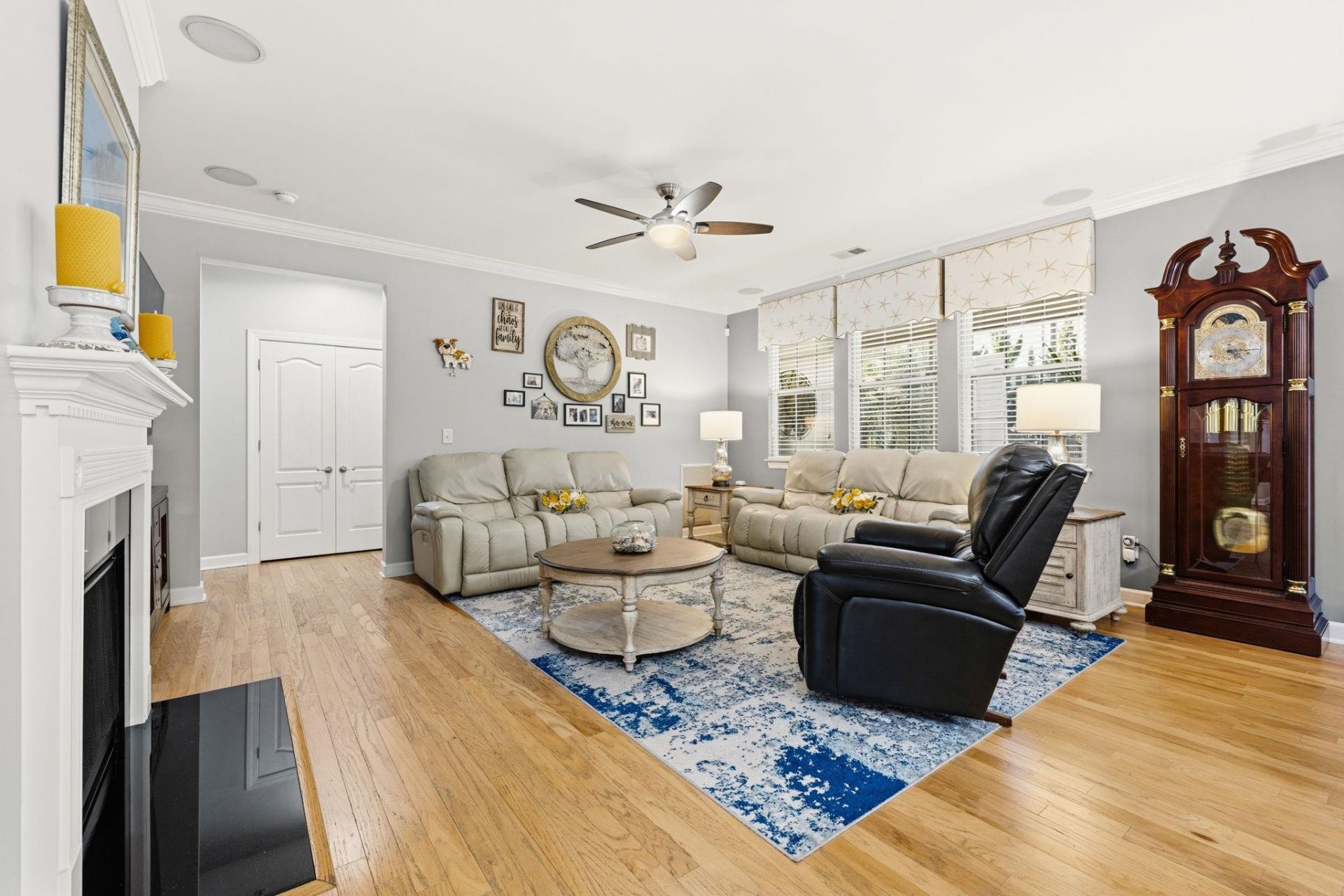 1696 Essex Way Photo 8