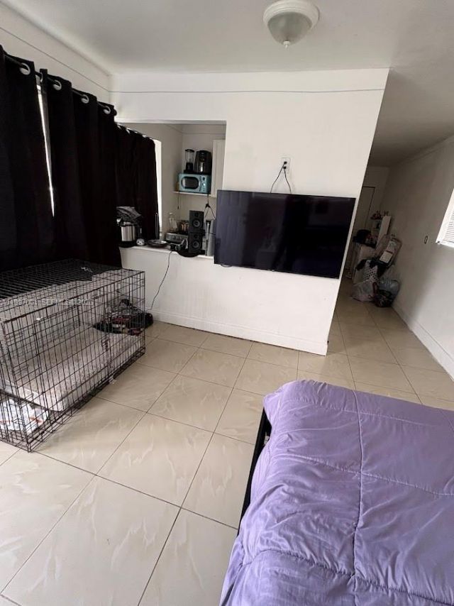 1424 NW 69th St, Miami, FL 33147 Photo