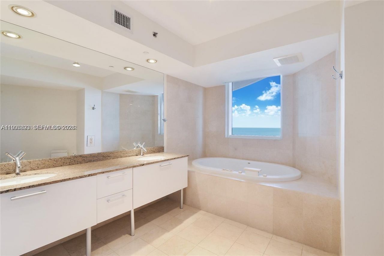 17201 Collins Ave, Unit 2005, Sunny Isles Beach, FL 33160 Photo