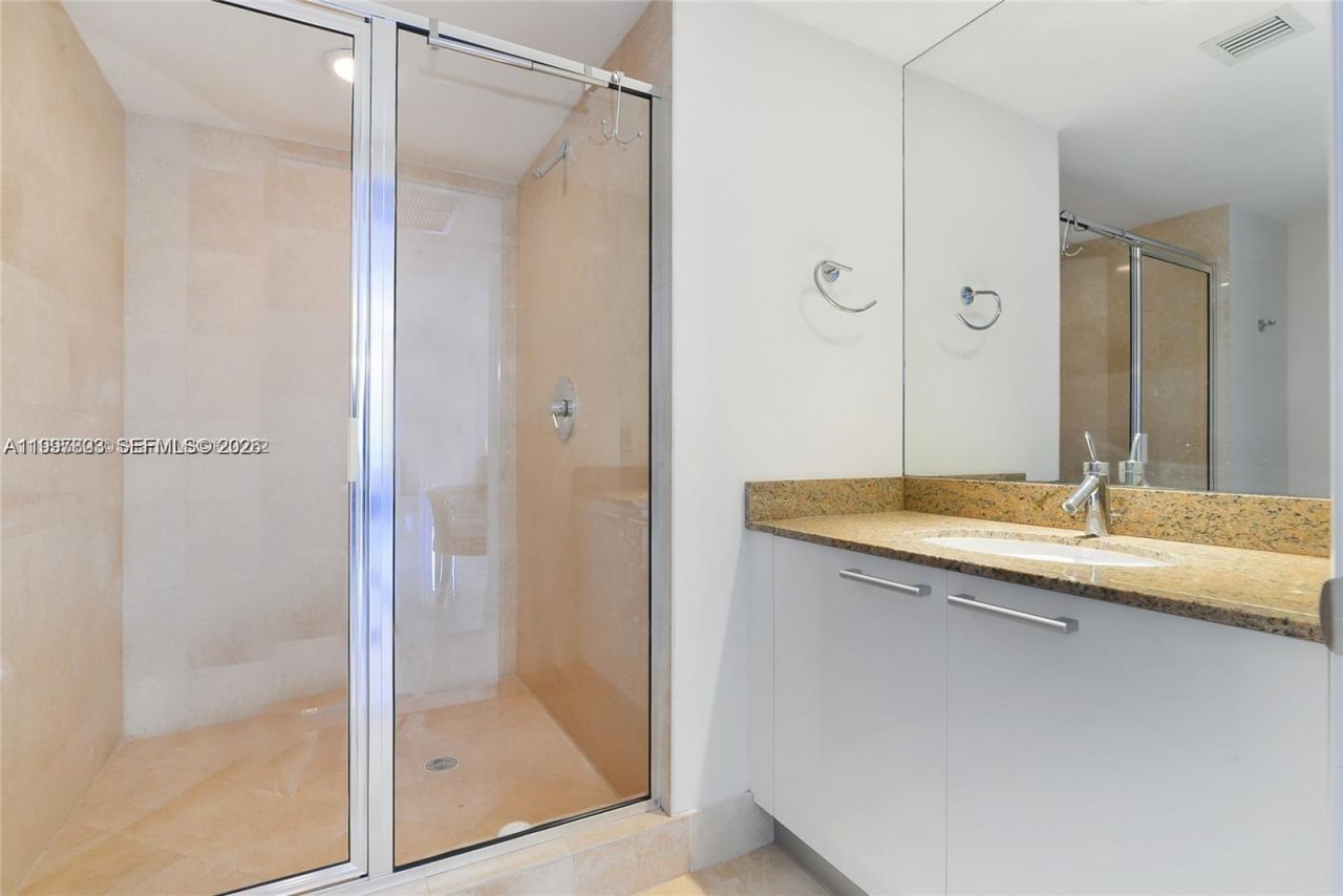 17201 Collins Ave, Unit 2005, Sunny Isles Beach, FL 33160 Photo