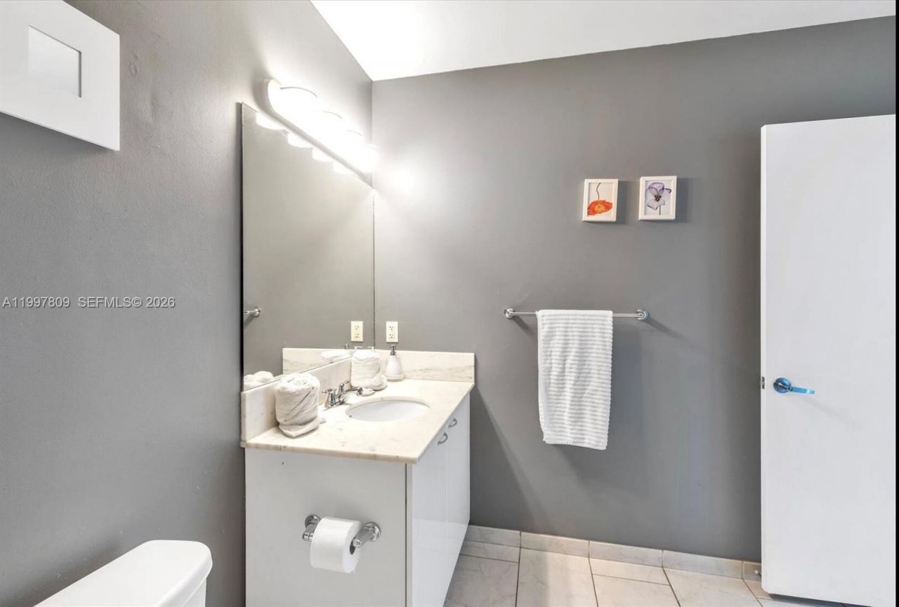 133 NE 2nd Ave, Unit 2015, Miami, FL 33132 Photo