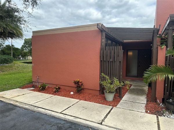 1691 Fairway Rd, Unit 1691, Pembroke Pines, FL 33026