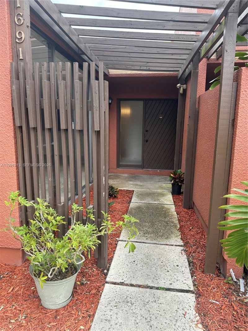 1691 Fairway Rd, Unit 1691, Pembroke Pines, FL 33026 Photo