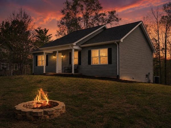 101 Charmwood CIR, Moneta, VA 24121
