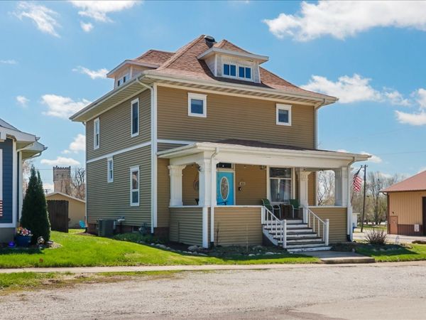 302 E Main Street , Colfax, IL 61728