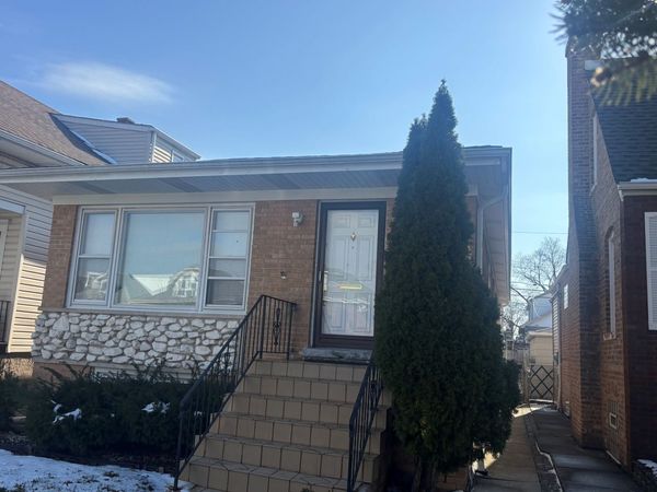 5246 N Liano Avenue, Chicago, IL 60630