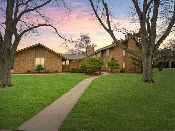 37 Pendleton Way , Bloomington, IL 61704