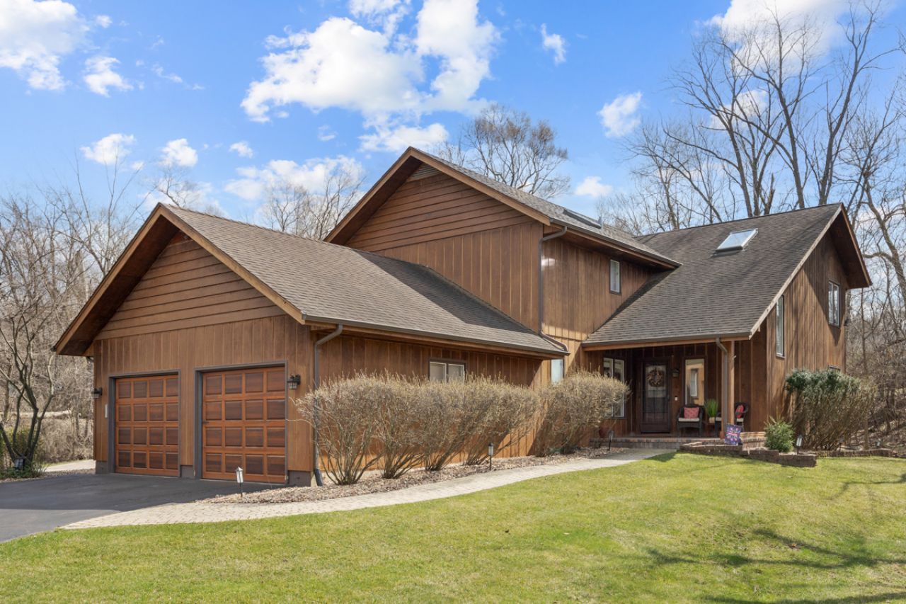 9706 Fox Shores Drive, Algonquin, IL 60102 Main Photo