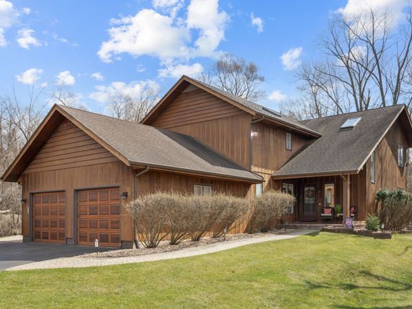 9706 Fox Shores Drive, Algonquin, IL 60102