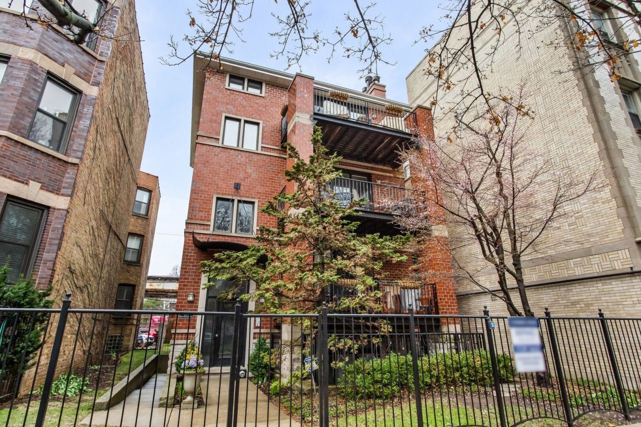 4226 N Kenmore Avenue, Unit 3, Chicago, IL 60613 Main Photo
