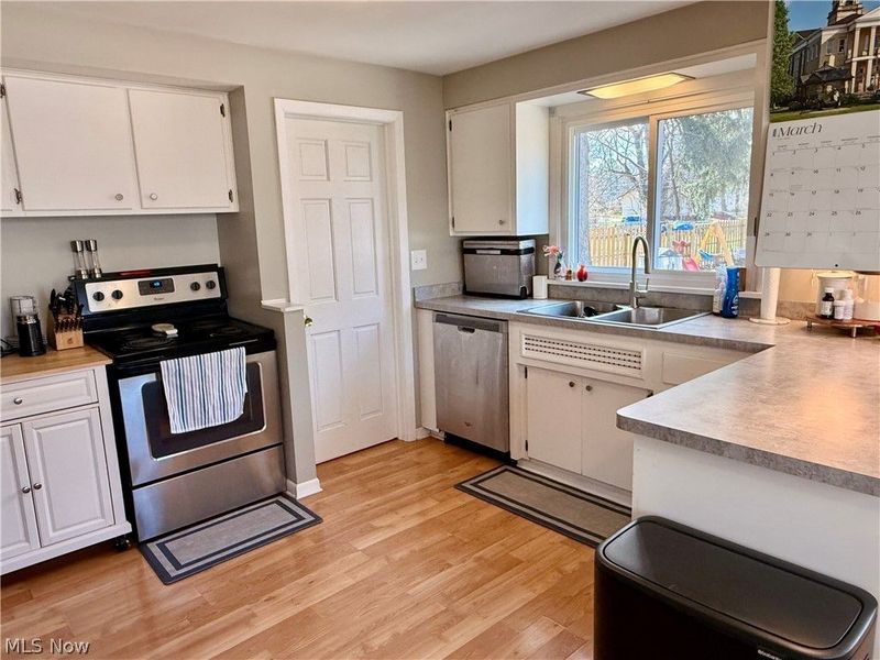 38026 Barber Avenue, Willoughby, OH 44094 Photo 16